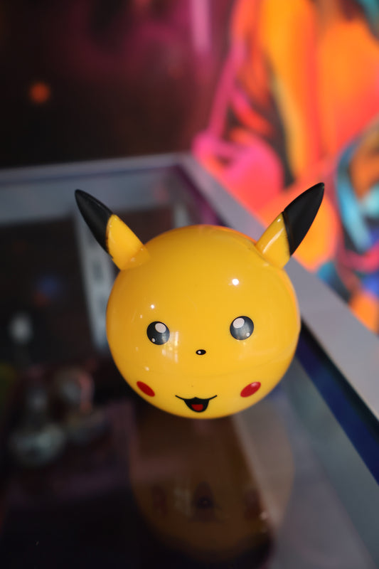 Grinder de 3 Piezas – Diseño Esfera Pikachu ⚡️