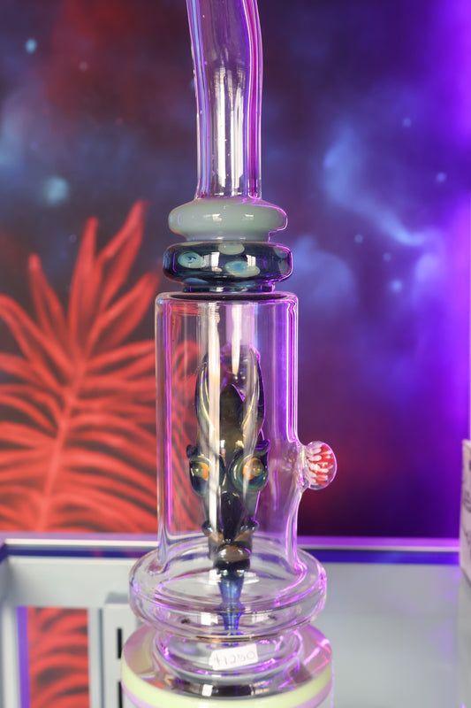 Bong de Vidrio Hecho a Mano con Diseño de Criatura Fantástica