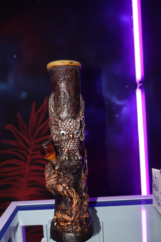 Bong Artesanal de Búho y Árbol – Obra Única de Colección 🦉🌳